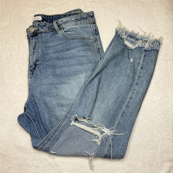 Cello Blue Ankle Cropped Jeans with Distressed Details - Picture 1 of 4